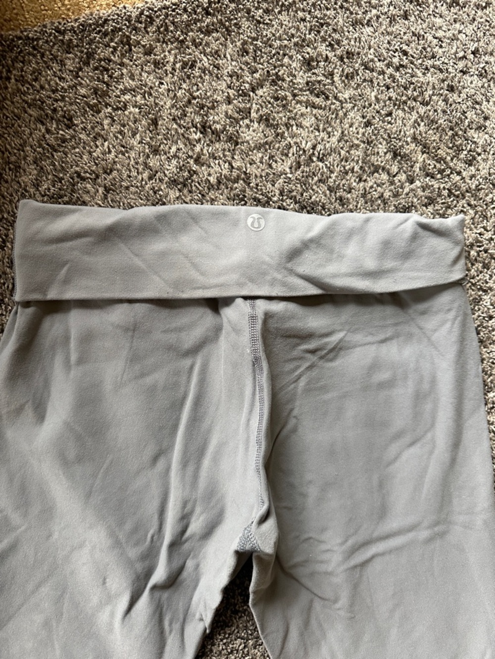 Lululemon Size 8 High-Rise Foldover Leggings - Light Gray